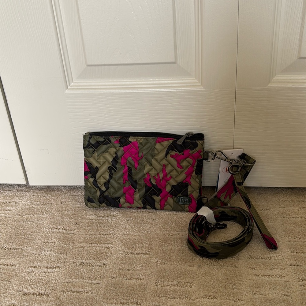 NWT Peekaboo Crossbody in Camo Orchid by Lug
